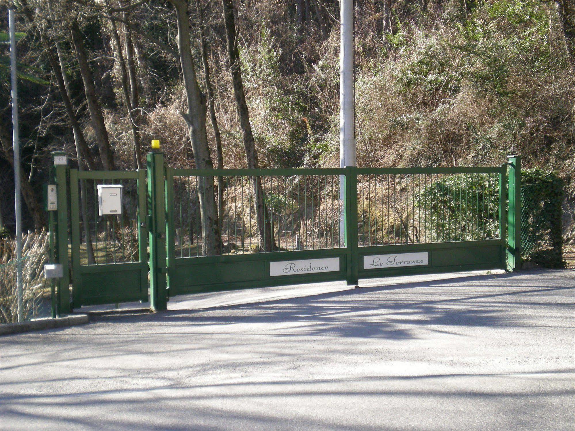 Le Terrazze Vista Lago Piscina Tennis Parking Wi-Fi 梅纳焦 外观 照片